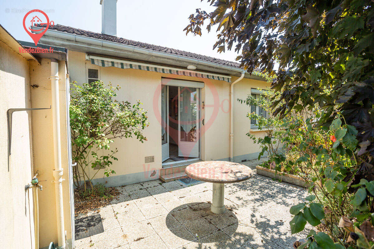 Département Cher 18 - à St Doulchard, Maison individuelle de 96 m2 habitables - photo 11