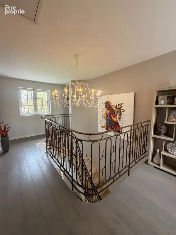 Maison de 220 m2 avec 6 pièces -2 dépendances et une piscine. - photo 8