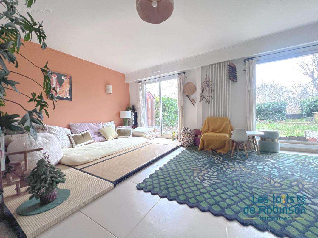 Appartement à LE PLESSIS-ROBINSON