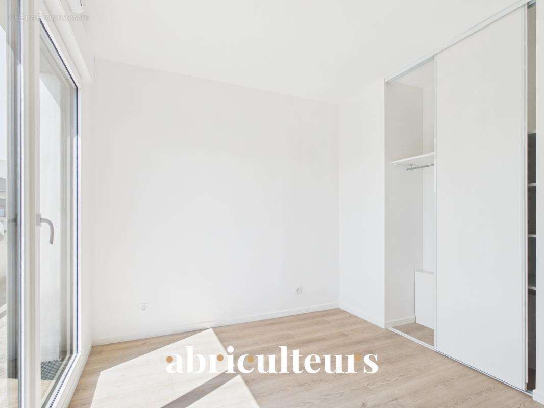 Appartement 5 pièces 91 m² – 4 chambres, 2 terrasses, 2 parkings – Colombes  - Allée Françoise Héritier - photo 8