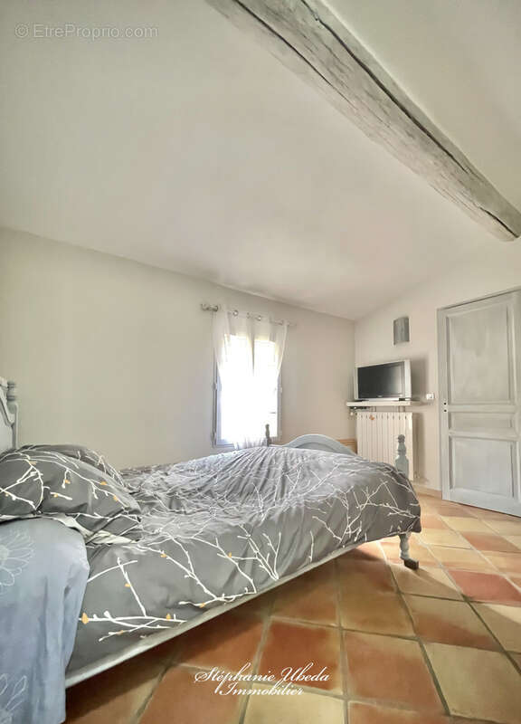 Splendide batisse du 16eme dans les remparts du vieux village - photo 13