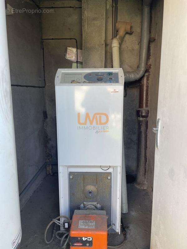 Maison à DECAZEVILLE