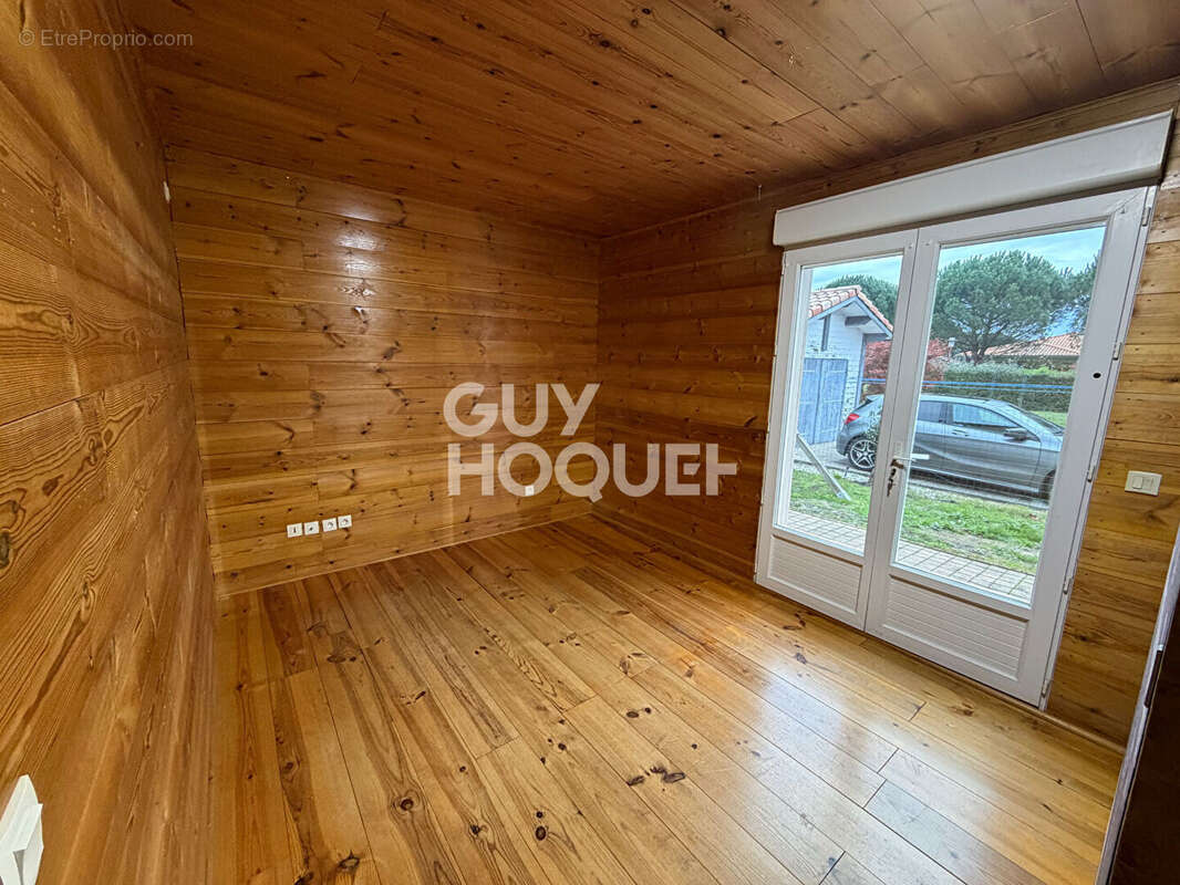 Maison à PARENTIS-EN-BORN