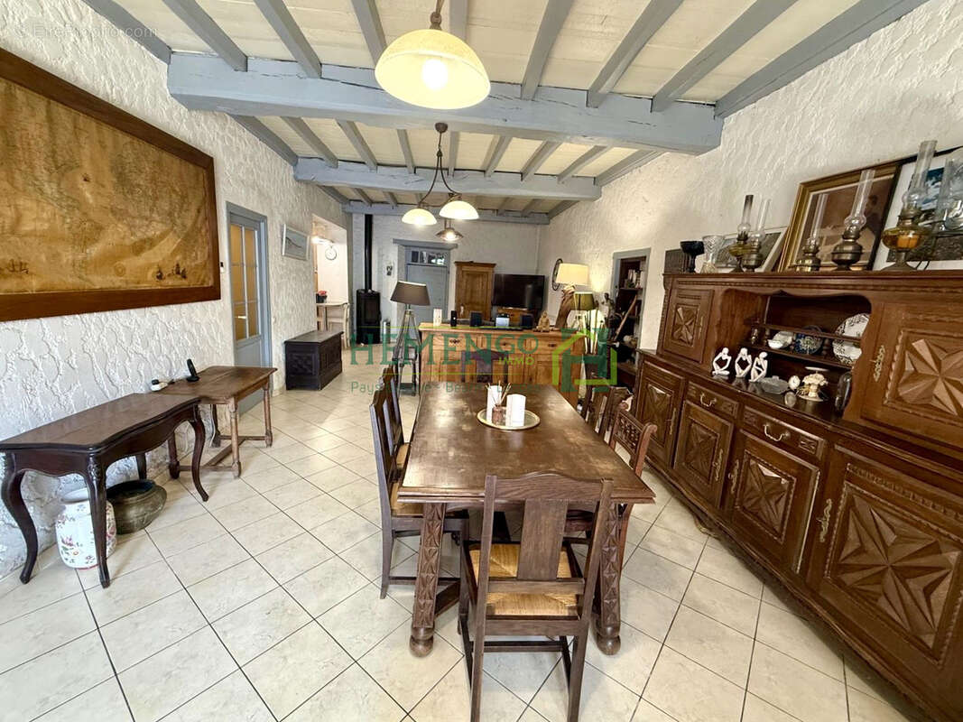 Authenticité et modernité : magnifique ferme rénovée avec gîte et dépendances proche de Saint-Palais - photo 14
