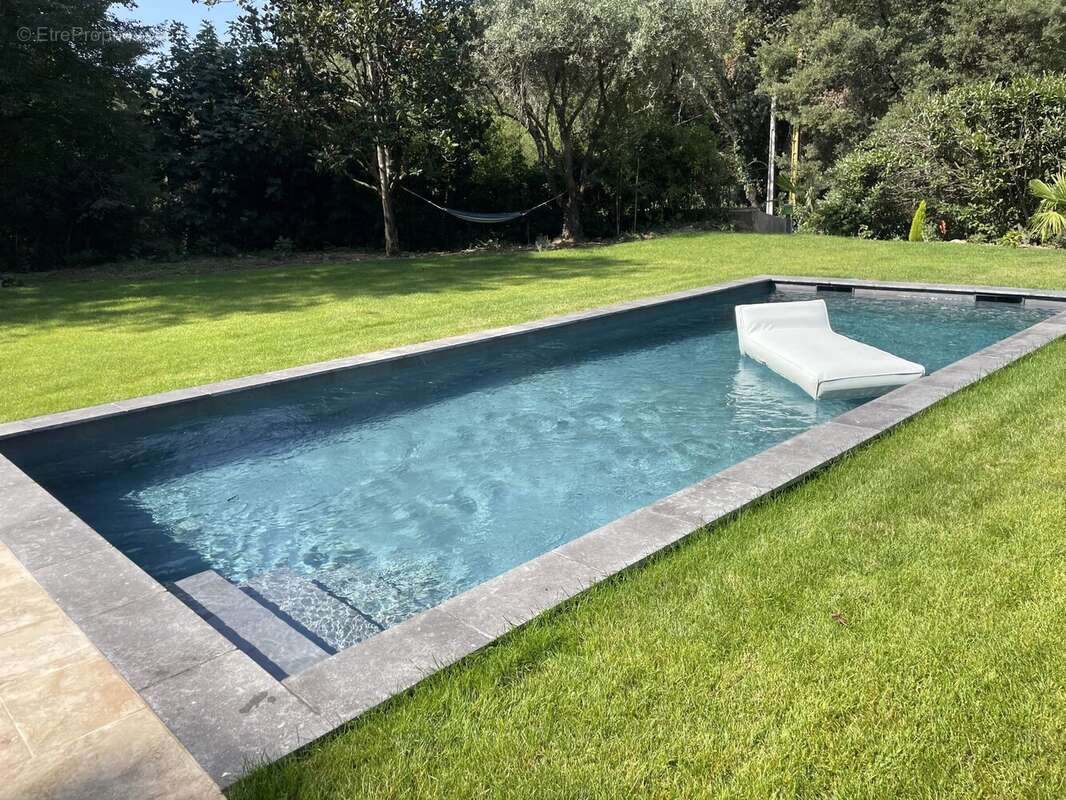 VENDU Domaine Les Hauts de Saint Paul - Villa provençale, 5 chambres, piscine. - photo 7