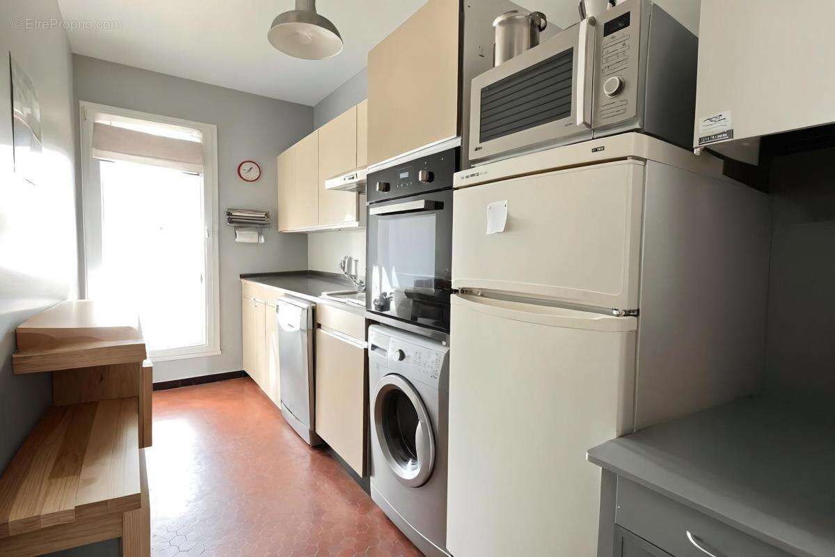 Appartement à PARIS-20E