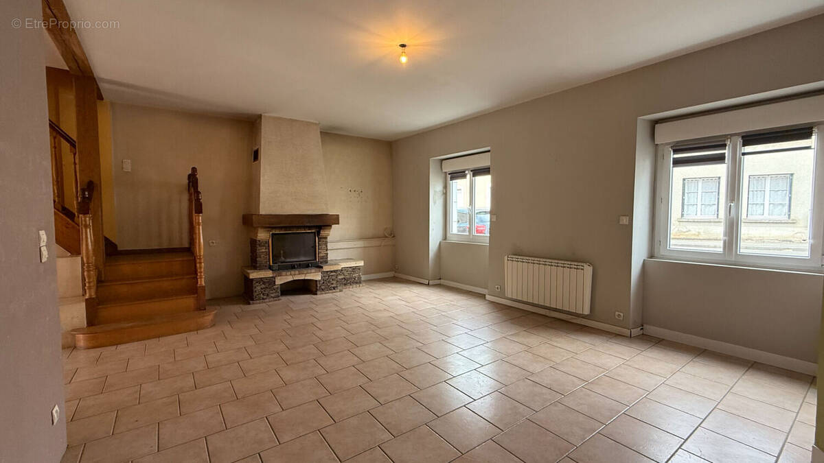 Maison à LA CHAPELLE-SAINT-REMY