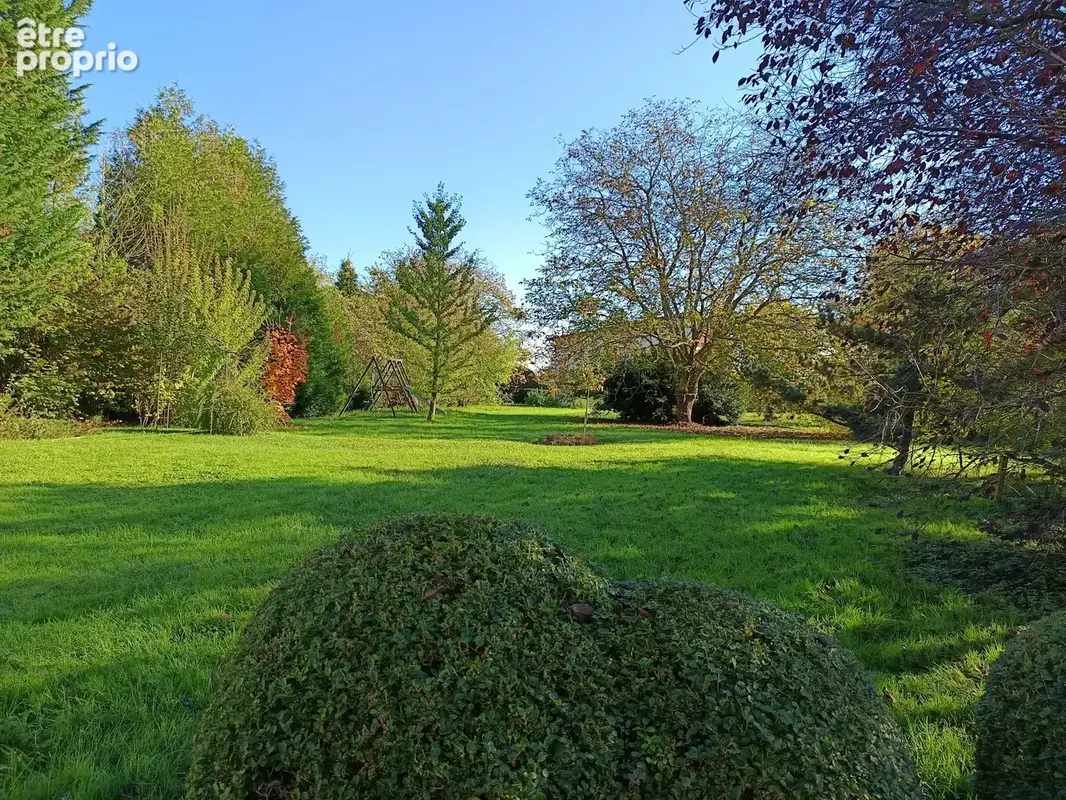 Maison avec jardin & garages - photo 12