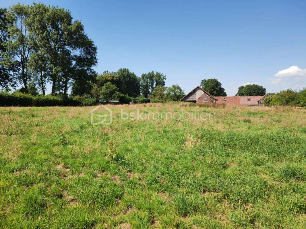 Vaste terrain de 1450m² constructible - photo 3