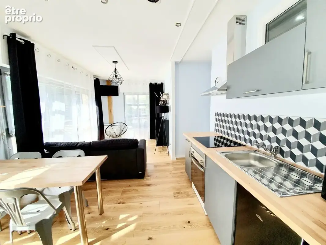 Vannes centre-ville   Élégant immeuble de caractère de 4 appartements rénovés - photo 4