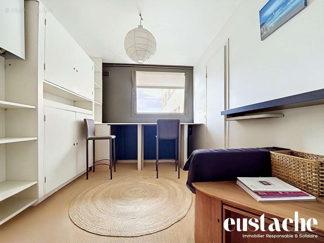 Appartement à PARIS-19E