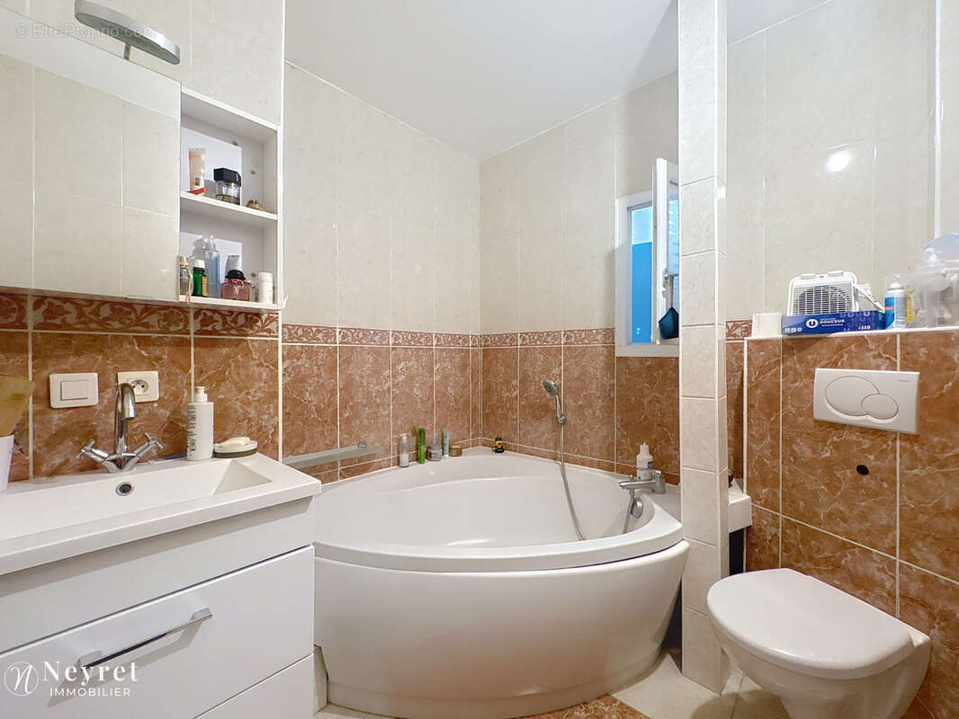 Appartement à BRON