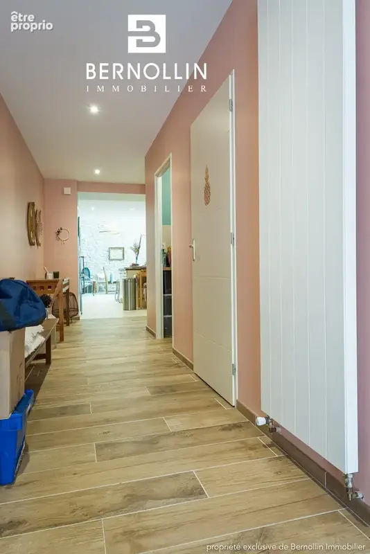 Authentique maison en pierre entièrement rénovée, 244 m2, 6 chambres, avec garage et terrain clos à Cuisiat - photo 19