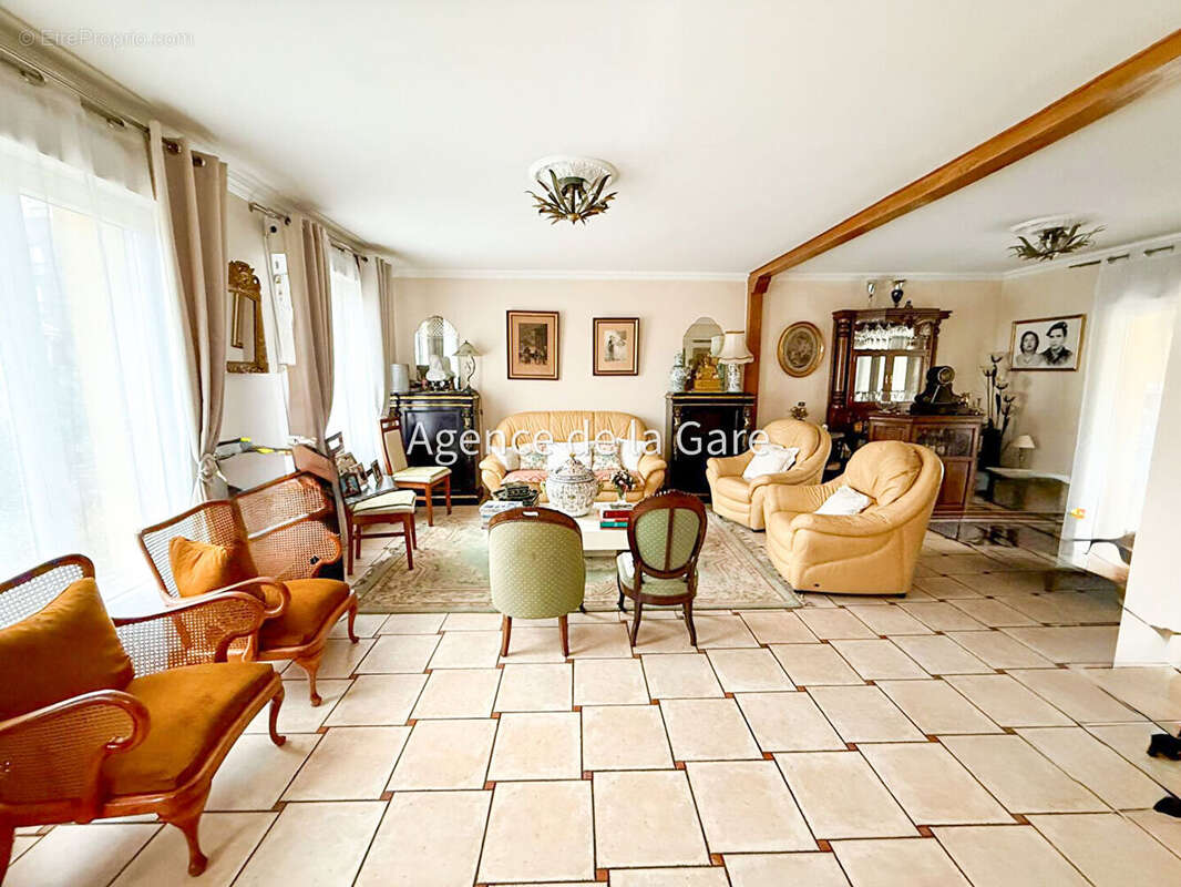 Maison à HOUILLES