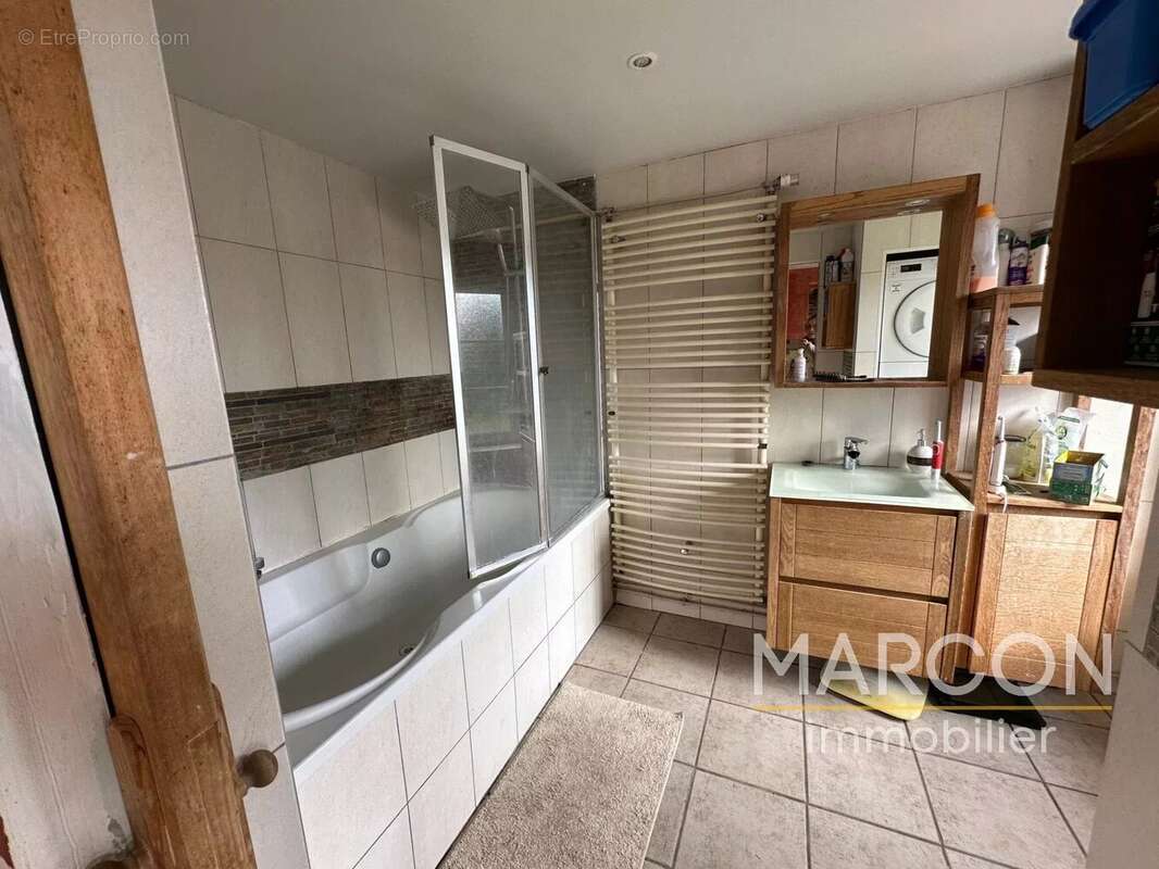 Maison à SAINT-AGNANT-DE-VERSILLAT