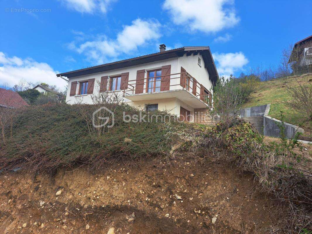 Maison à MOREZ