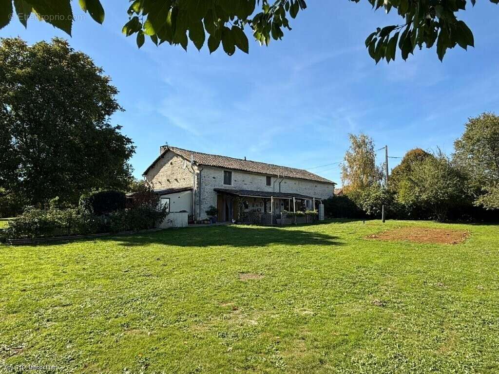 Maison à SAUZE-VAUSSAIS