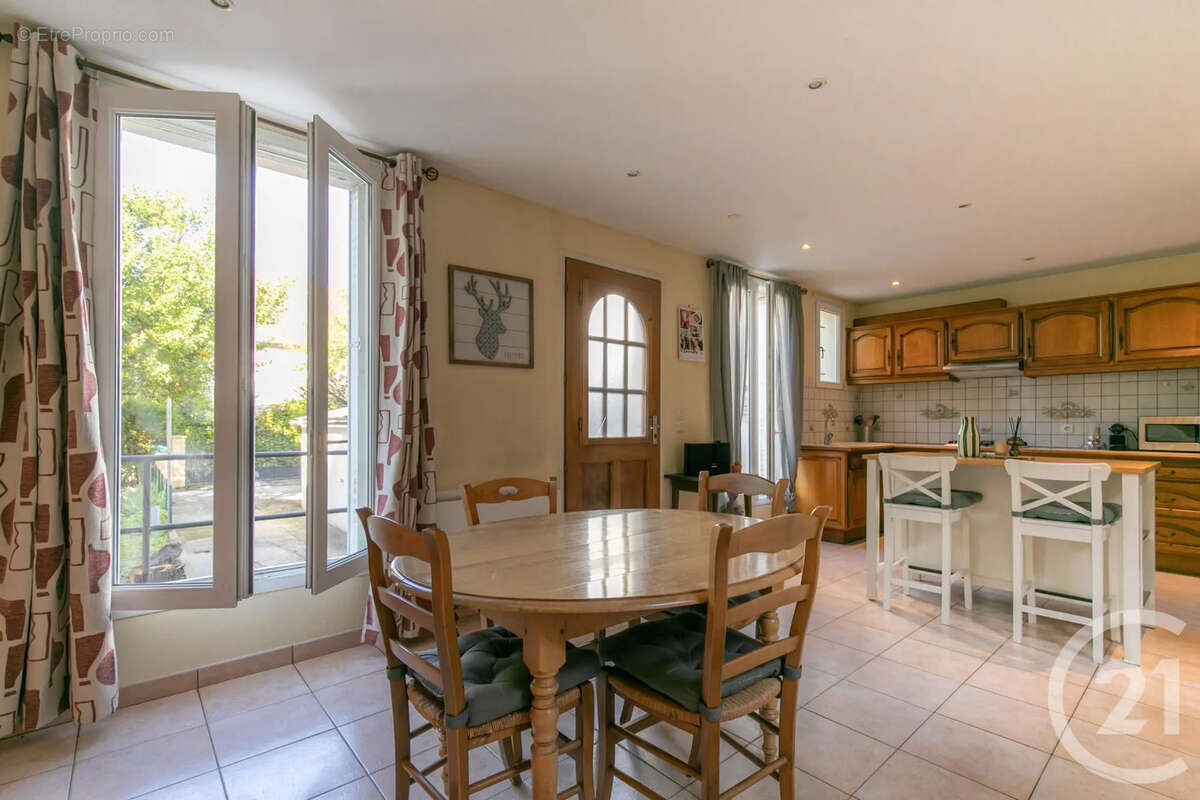 Maison à CHAMPIGNY-SUR-MARNE