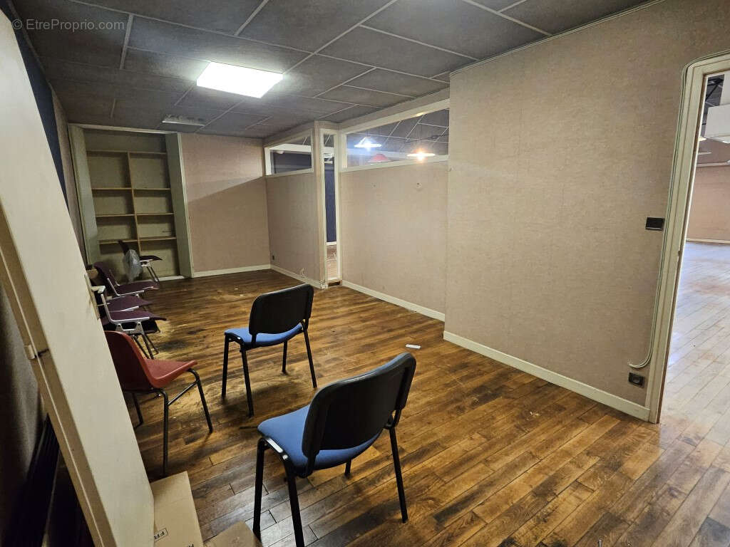 Commerce à MIREBEAU-SUR-BEZE