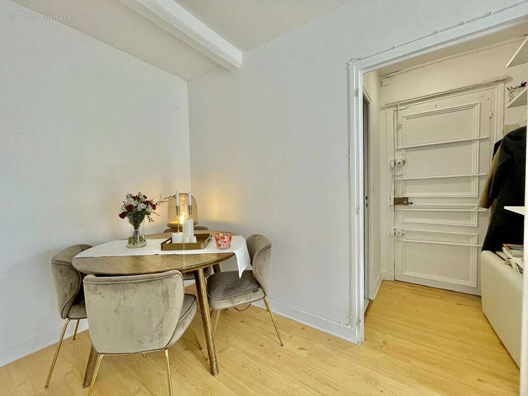 Appartement à PARIS-17E