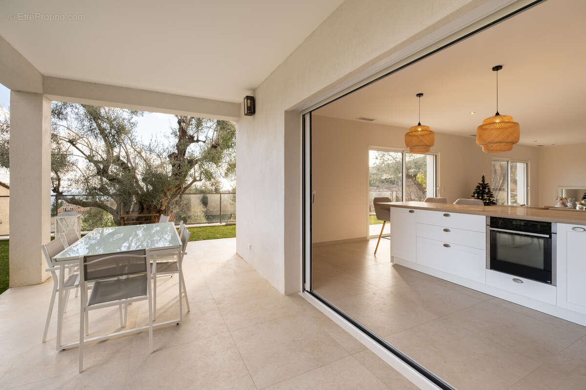 Maison à TOURRETTES-SUR-LOUP