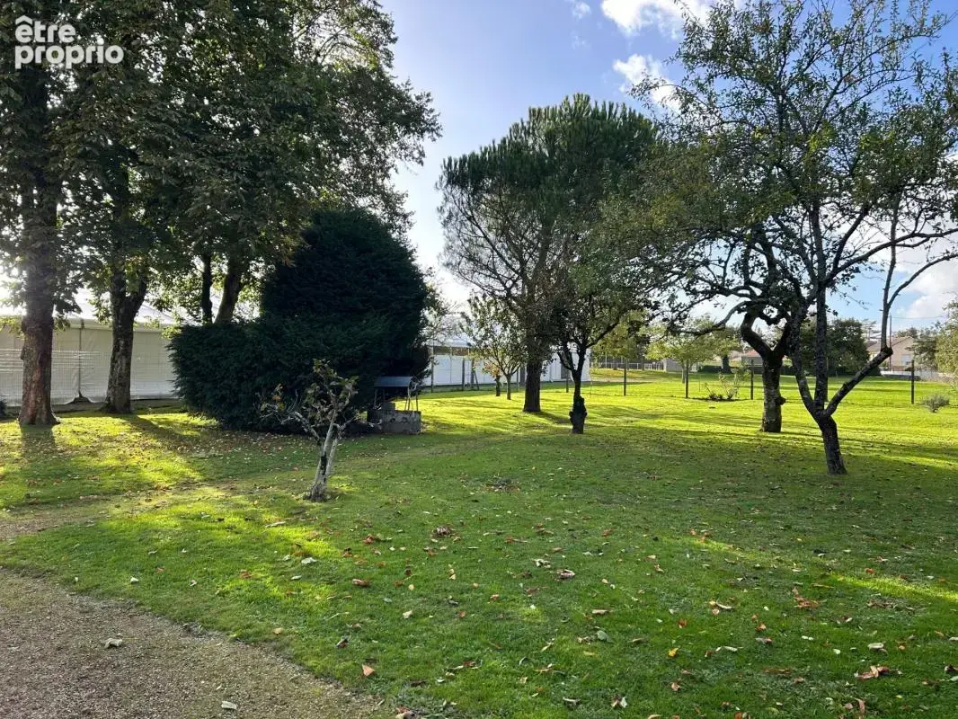Charmante maison individuelle  proche centre bourg sur 1751 m² de jardin, annexes et dépendances - photo 17