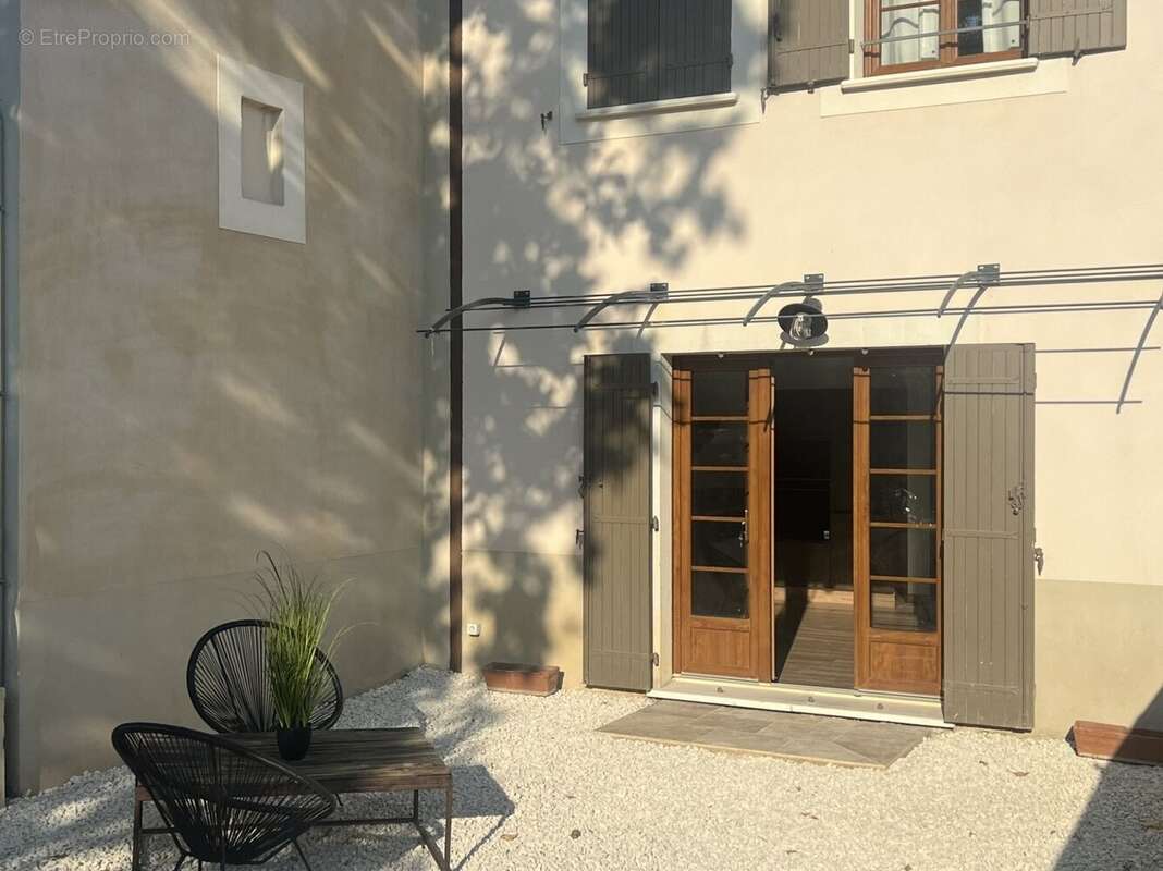 Maison à L'ISLE-SUR-LA-SORGUE