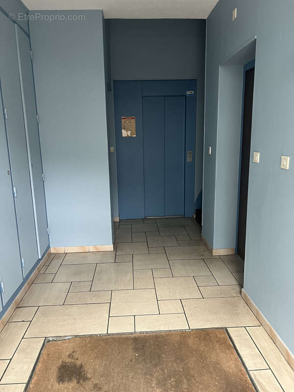 Nevers appartementce type T3, proche de la gare et du centre ville. - photo 2
