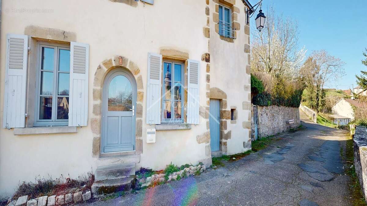 Maison à BOURBON-L'ARCHAMBAULT