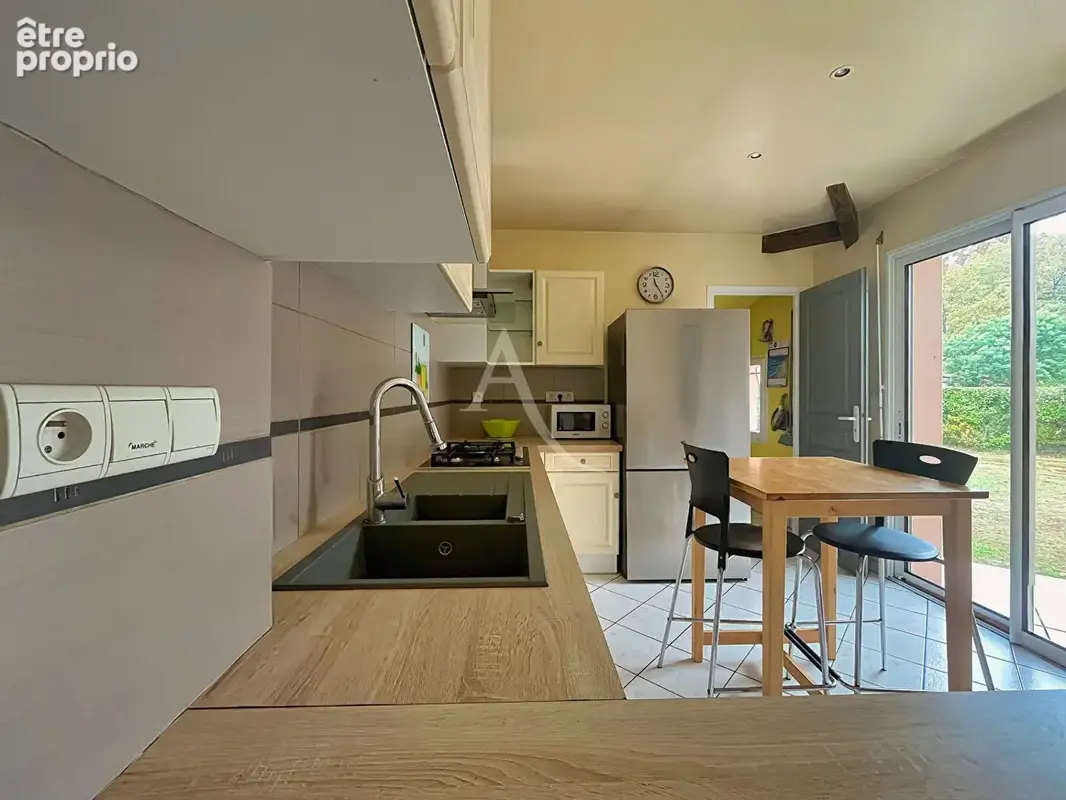 Maison de plain-pied lumineuse dans un environnement calme - photo 2