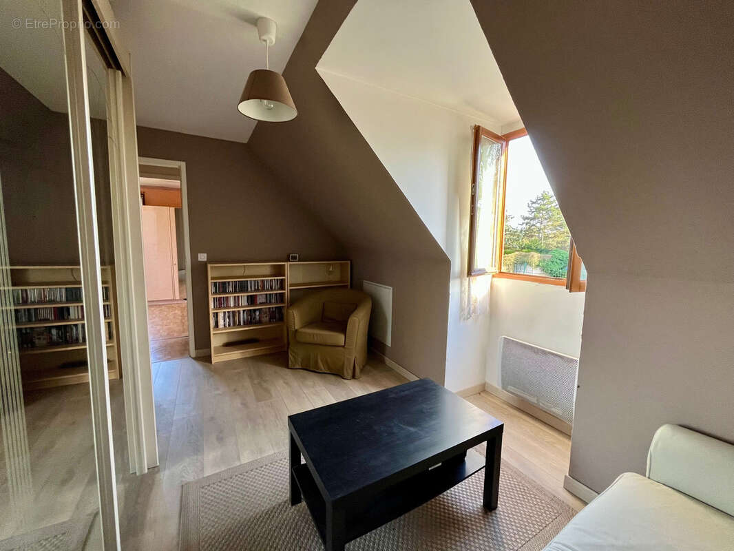 Maison à CHENNEVIERES-SUR-MARNE