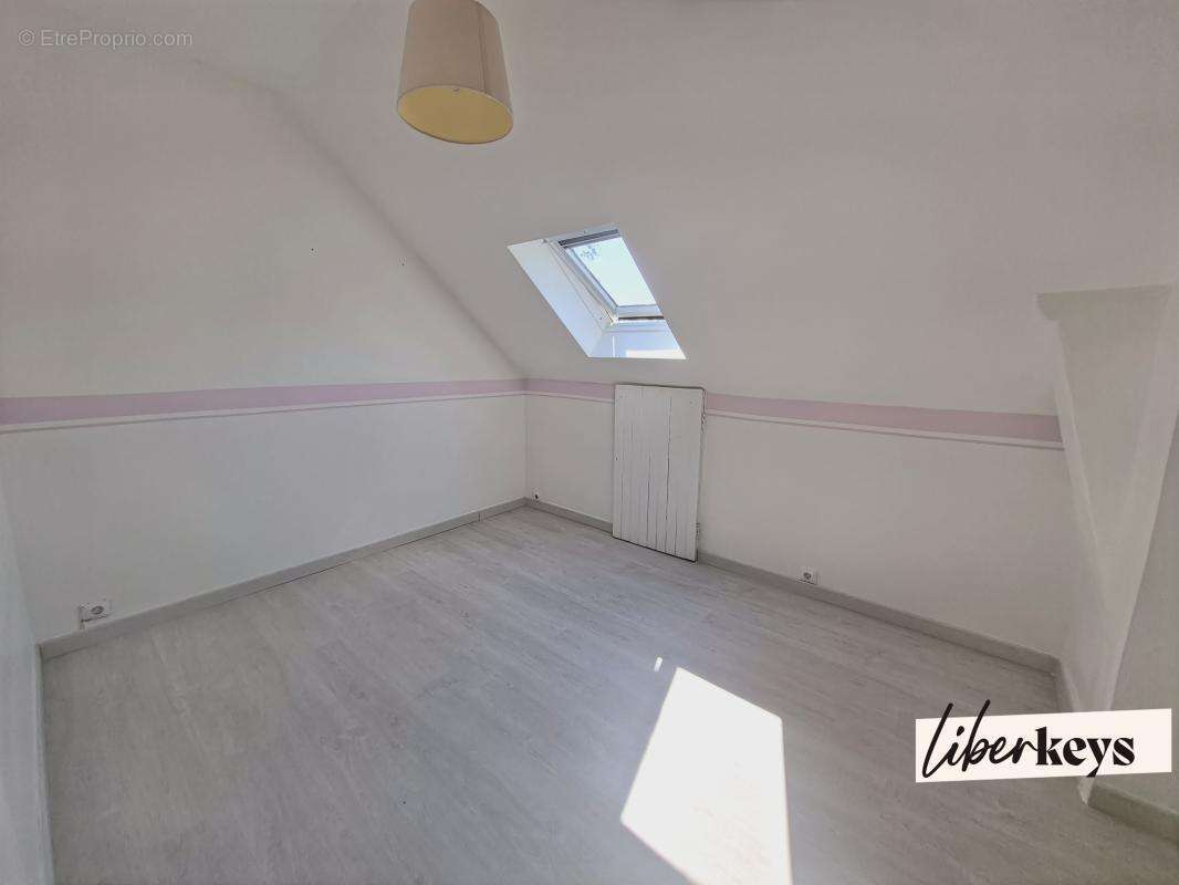 Butry-sur-Oise – Maison lumineuse et spacieuse avec belle pièce de vie - photo 13