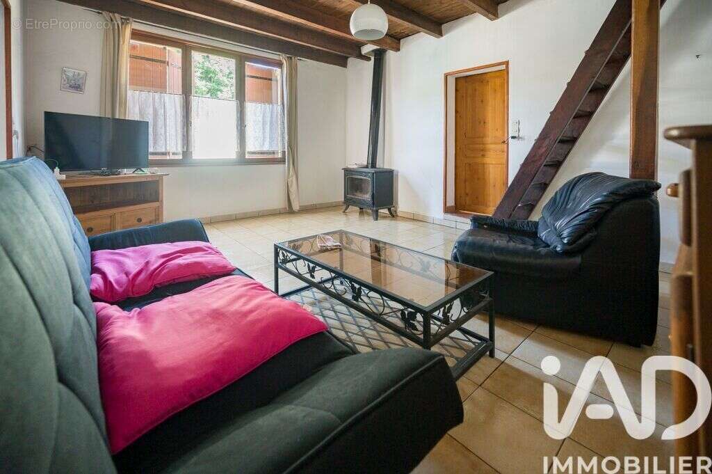 Maison 107 m² à Saint-Martial-D'artenset  - photo 4