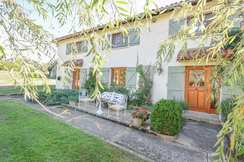 MAISON - Maison à GENOUILLE