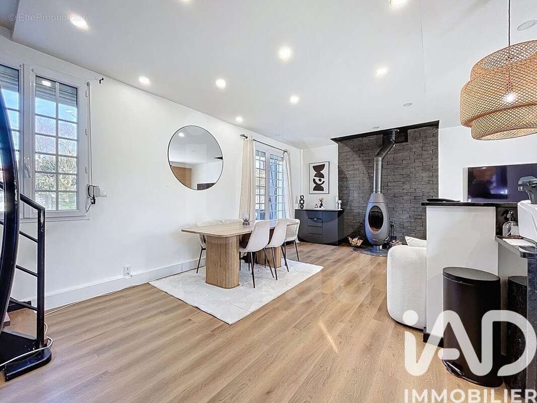 Photo 2 - Maison à PONTAULT-COMBAULT