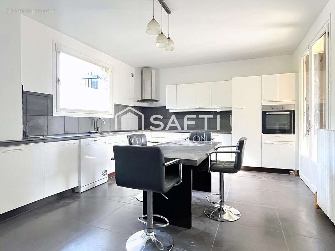 Maison 180 m² à Roinville  - photo 3