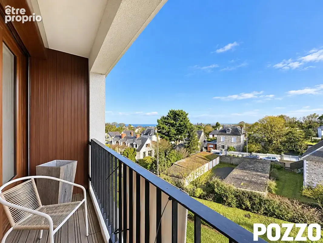 Appartement à DONVILLE-LES-BAINS