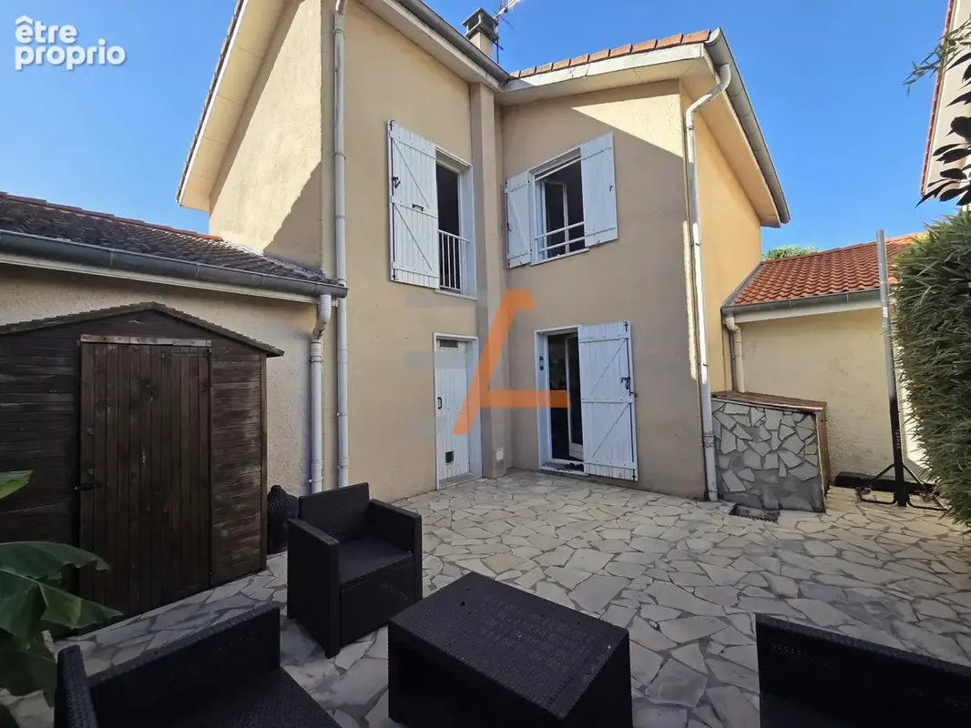 Exclusivité   saint-romain-le-puy   maison familiale 4 chambres avec jardin et garage ! - photo 5