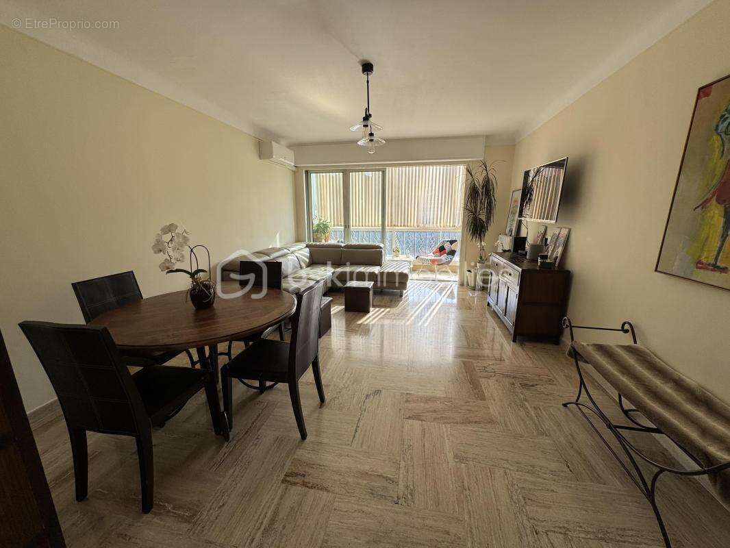 Appartement à LE CANNET