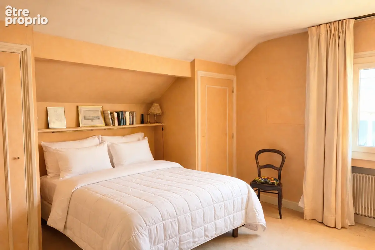 Maison Oyonnax 11 pièce(s) 255 m2 - photo 6