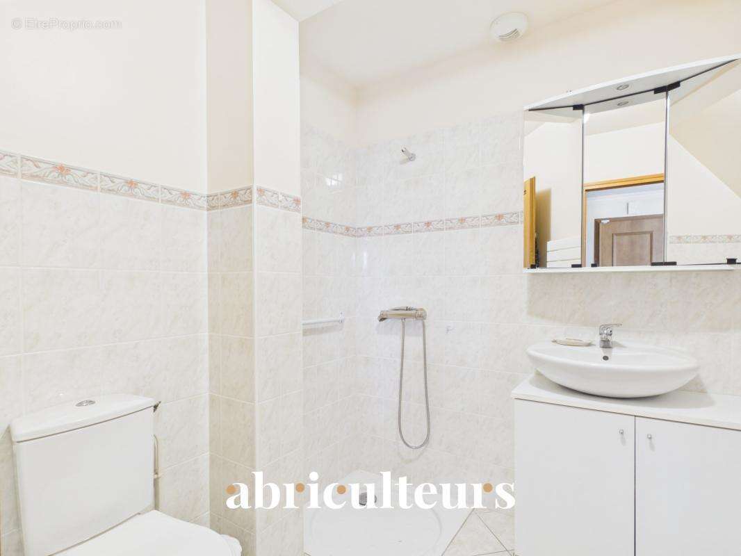 Maison familiale de 107m² avec terrasse et jardin - en vente à Versailles Porchefontaine (78000) - photo 10