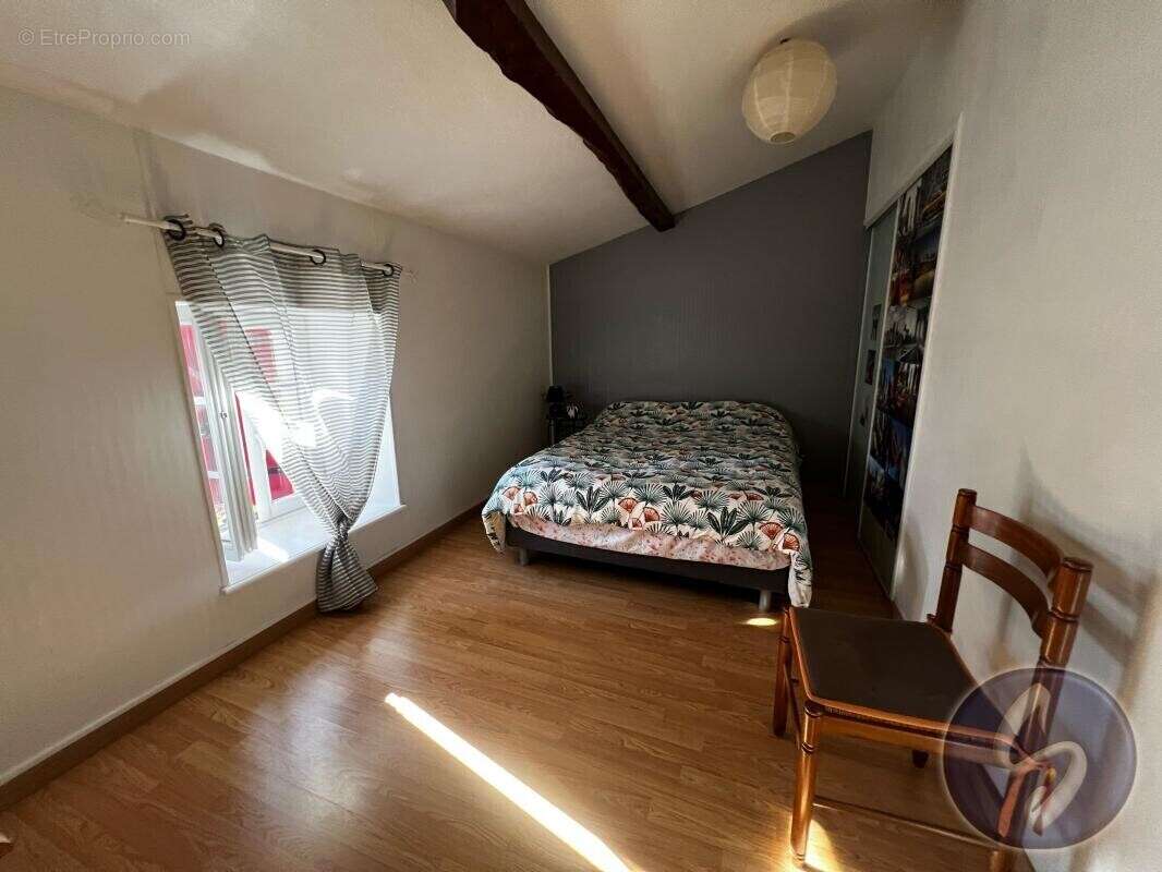 Maison à AZAY-LE-BRULE