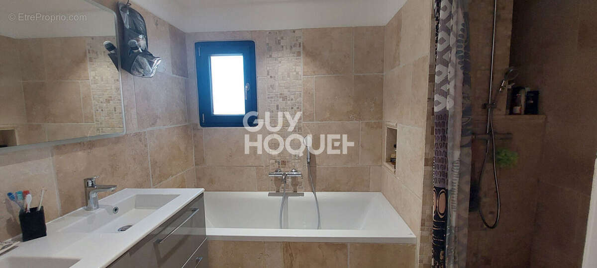 Maison à L&#039;ISLE-SUR-LA-SORGUE