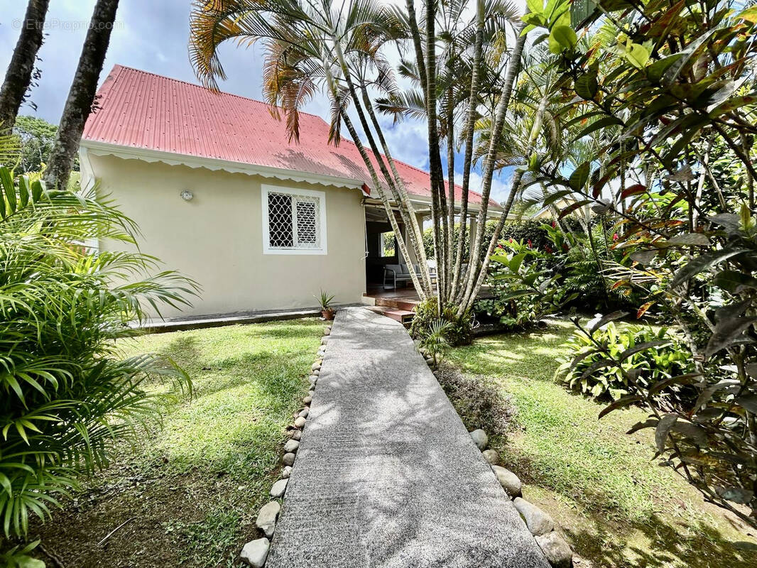 Maison à PETIT-BOURG