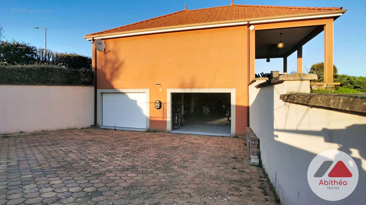 Maison à LAVAU