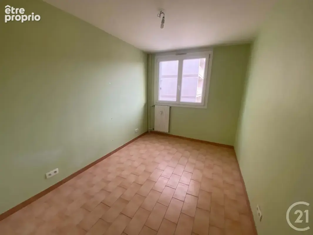 Appartement 5 pièces 82 m² à vendre à Toulon (83200) - photo 5