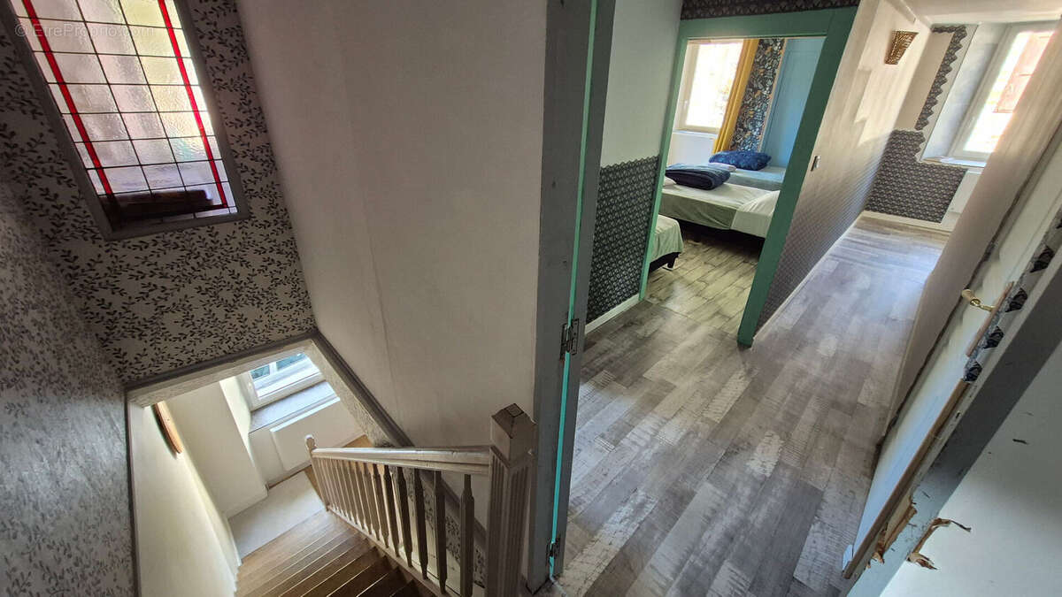 Maison/Gîtes de 160 m², au coeur de SAINT CHELY D'AUBRAC. - photo 4