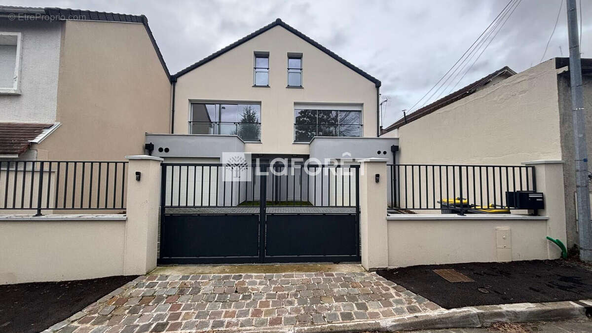 Maison à ORMESSON-SUR-MARNE