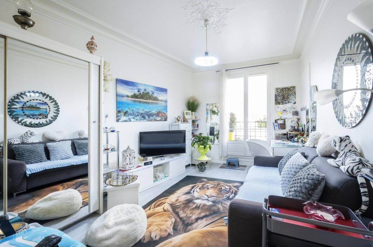 Appartement à PARIS-20E