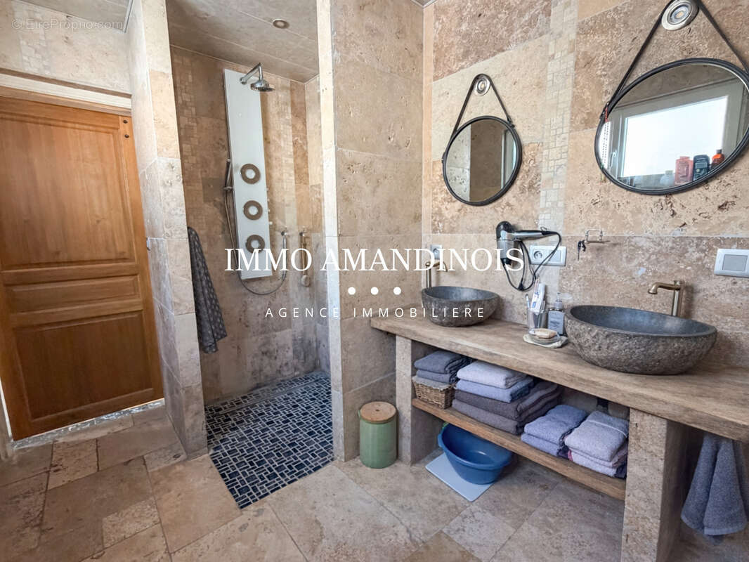 Maison à SAINT-AMAND-LES-EAUX